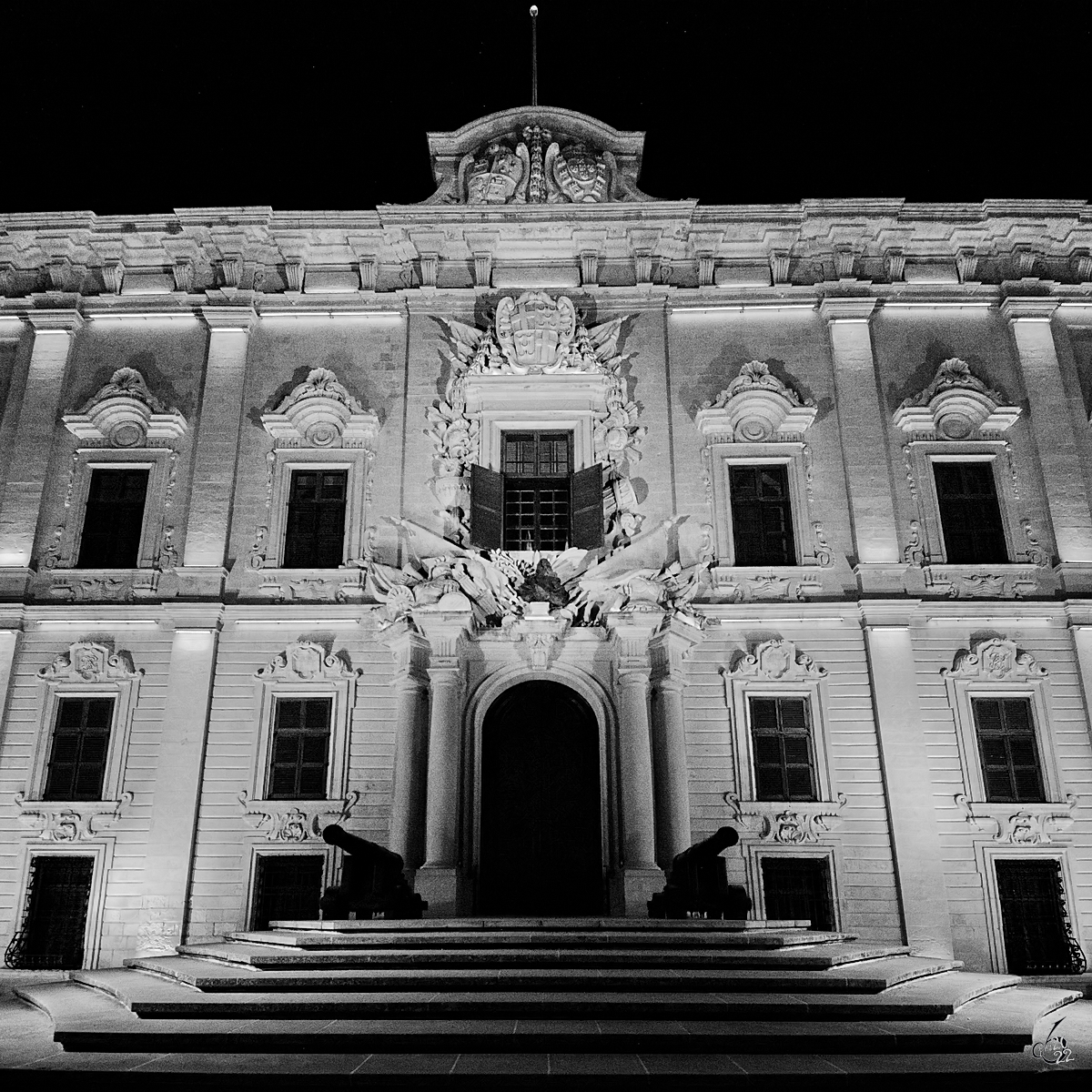 Der Eingang zum im barocken Stil erbauten Amtssitz des Premierministers von Malta. (Oktober 2017)