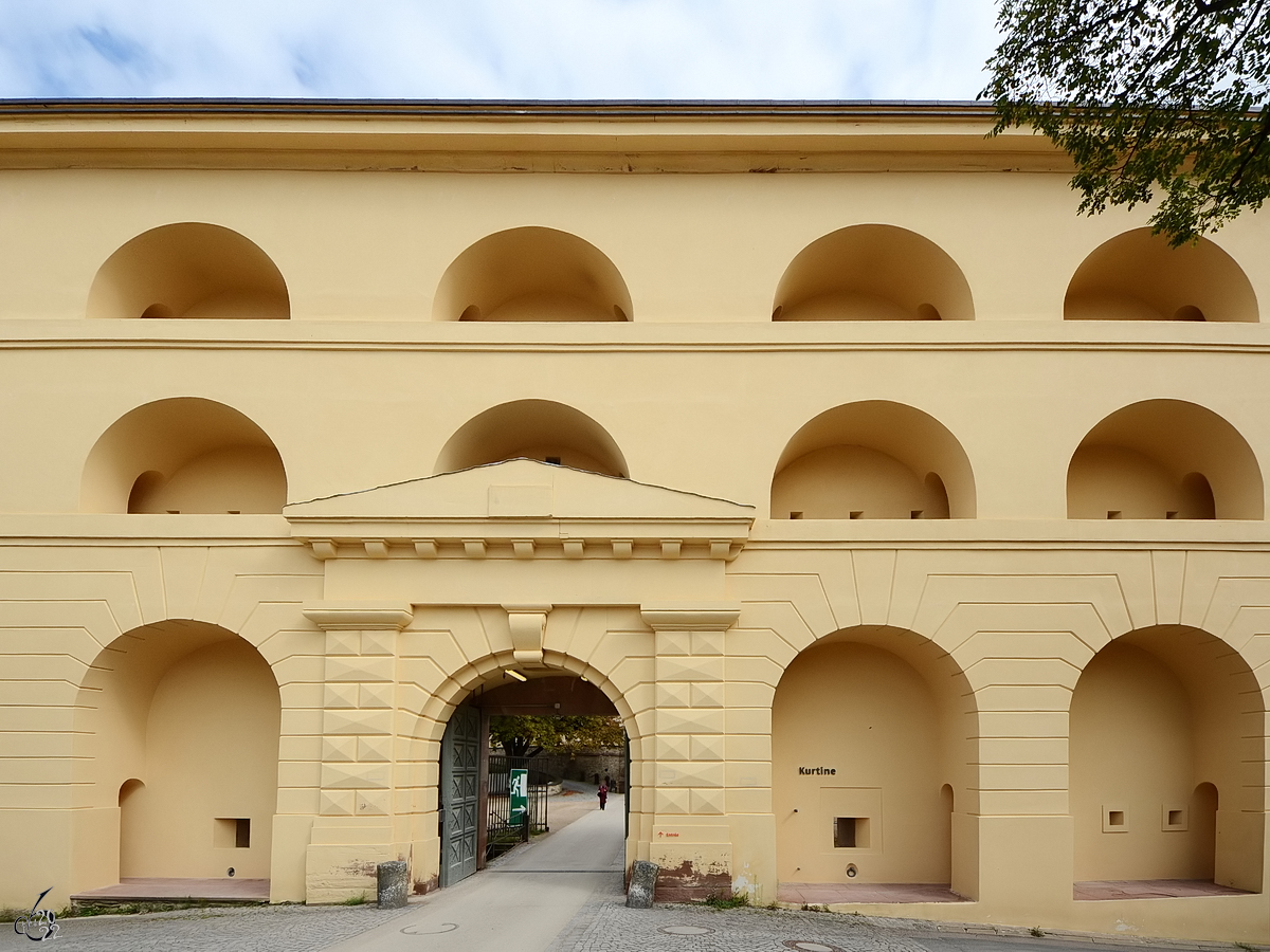 Der Eingang zur Kurtine der Festung Ehrenbreitstein. (Koblenz, September 2013)