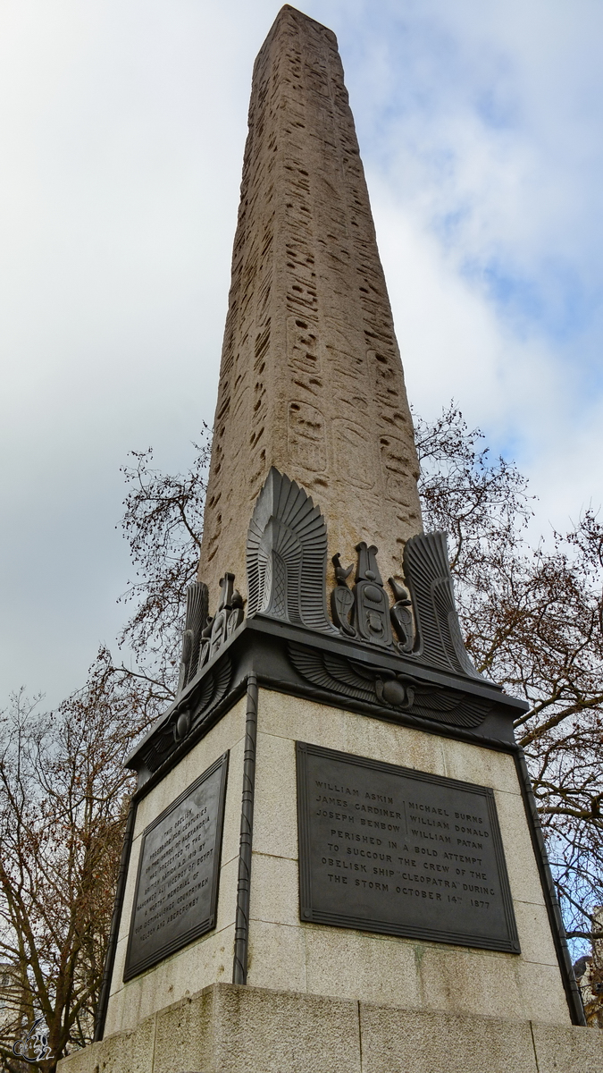 Der etwa 21,9 Meter lange und ber 186 Tonnen schwere Obelisk  Nadel der Kleopatra  wurde im Jahr 1878 in London aufgestellt.