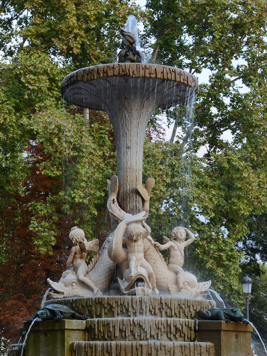 Der Galpagosbrunnen steht auf dem Nicaragua-Platz im nrdlichen Teil des Retiro-Parkes. (September 2011)