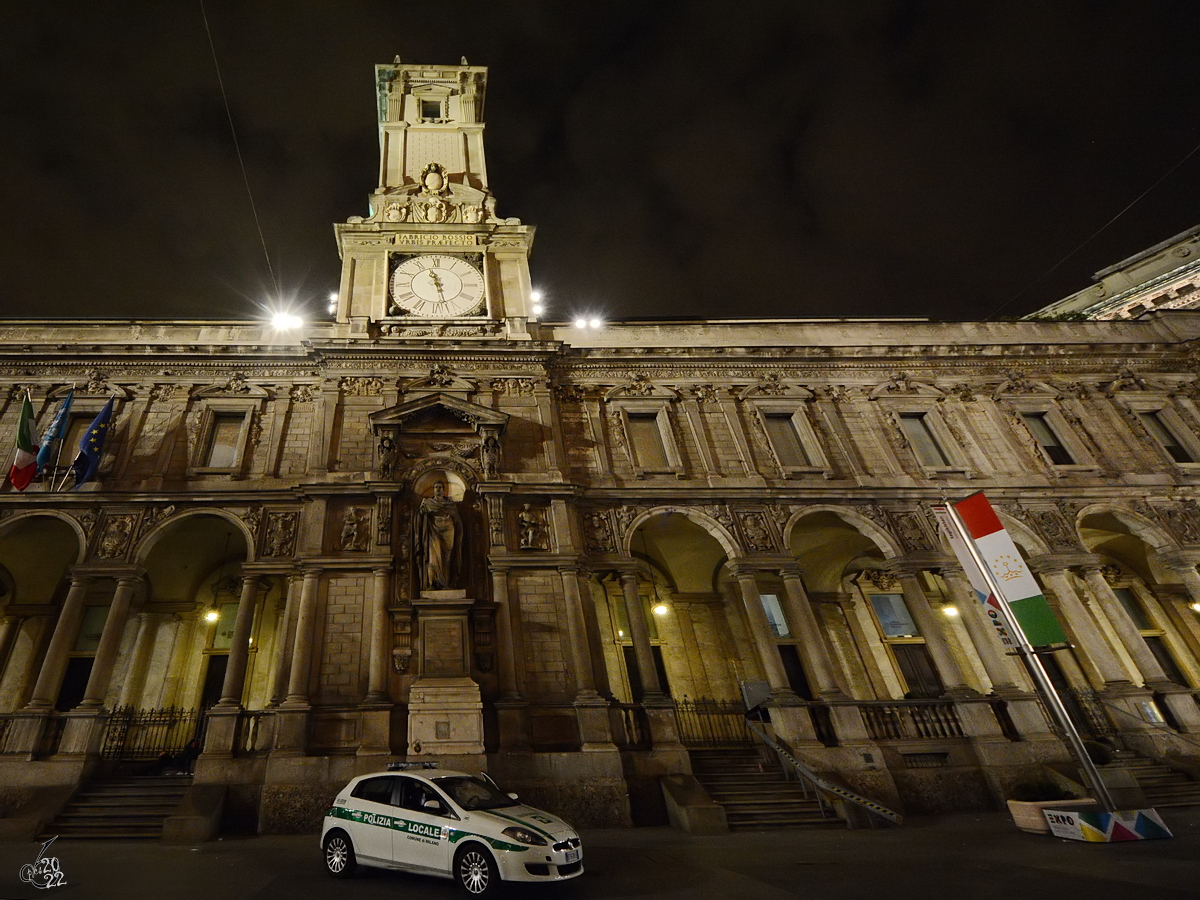 Der Giureconsulti-Palast (Palazzo dei Giureconsulti) wurde im 16. Jahrhundert im Stil des Manierismus erbaut und diente ursprnglich als Kollegium der edlen Doktoren, einer Schule fr aufstrebende Politiker und Anwlte. (Mailand, Juni 2014)