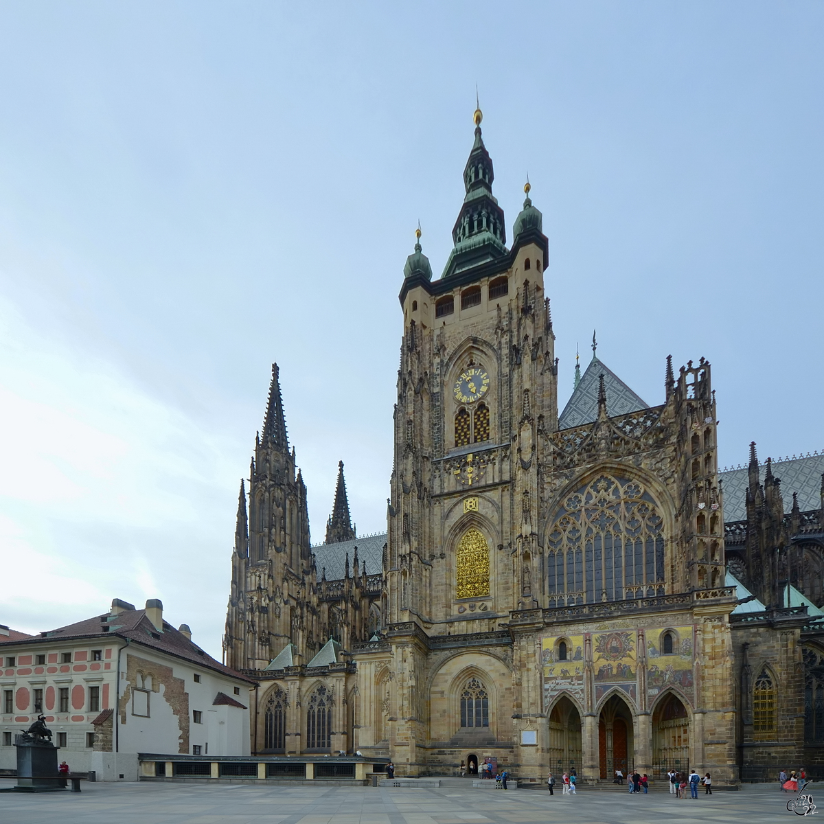 Der gotische Veitsdom ist das grte Kirchengebude Tschechiens. (Prag, September 2012)