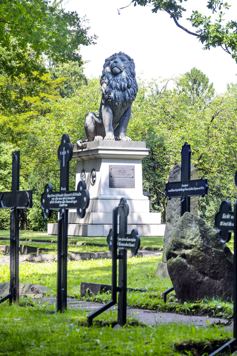 Der Idstedt-Lwe ist ein sptklassizistisches Monument in Flensburg. Der dnische Bildhauer Herman Wilhelm Bissen schuf es 1862 zur Erinnerung an den Sieg der dnischen Truppen ber die aufstndischen Schleswig-Holsteiner in der Schlacht bei Idstedt (1850). Aufnahme: 18. Juli 2020.