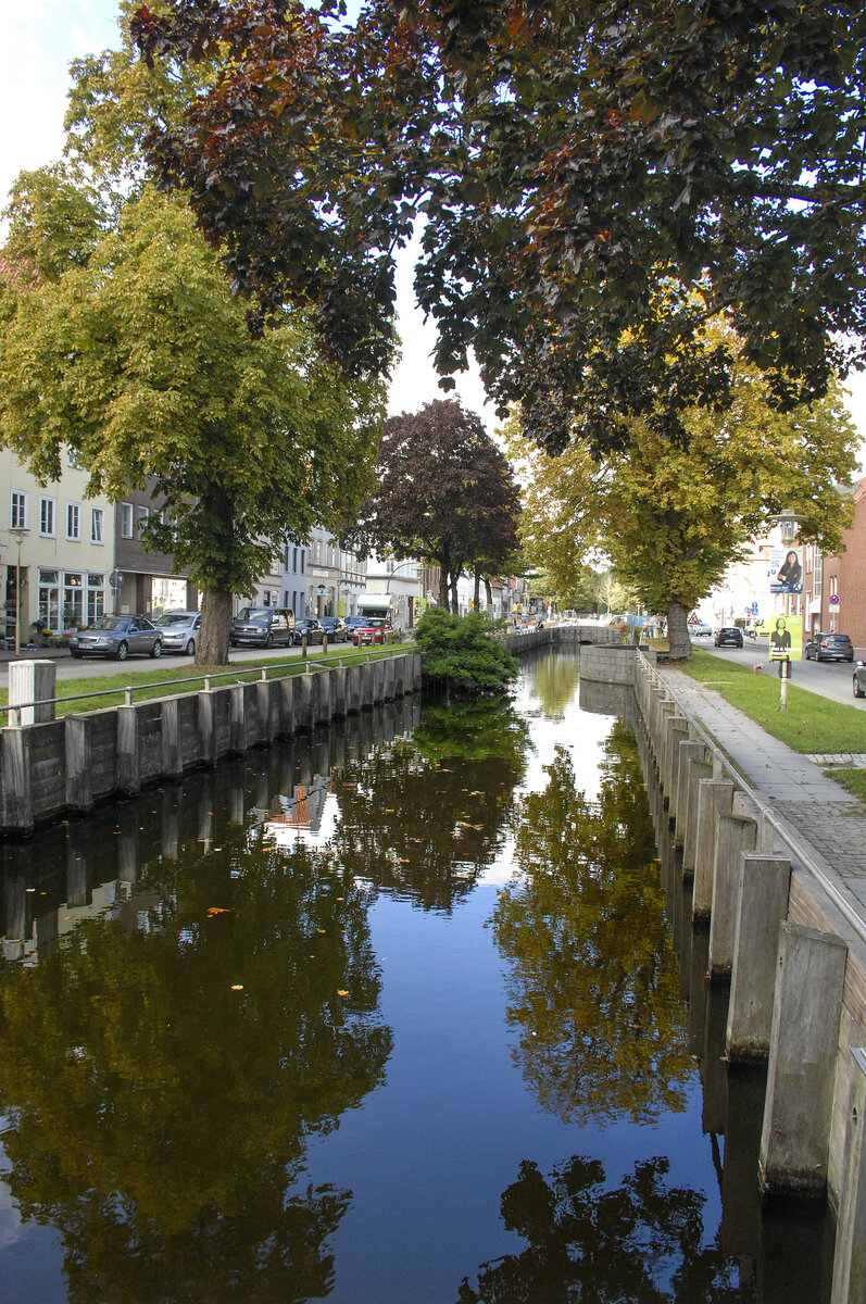 Der Kanal Fleth in Glckstadt an der Elbe. Aufnahme: 22. September 2021.