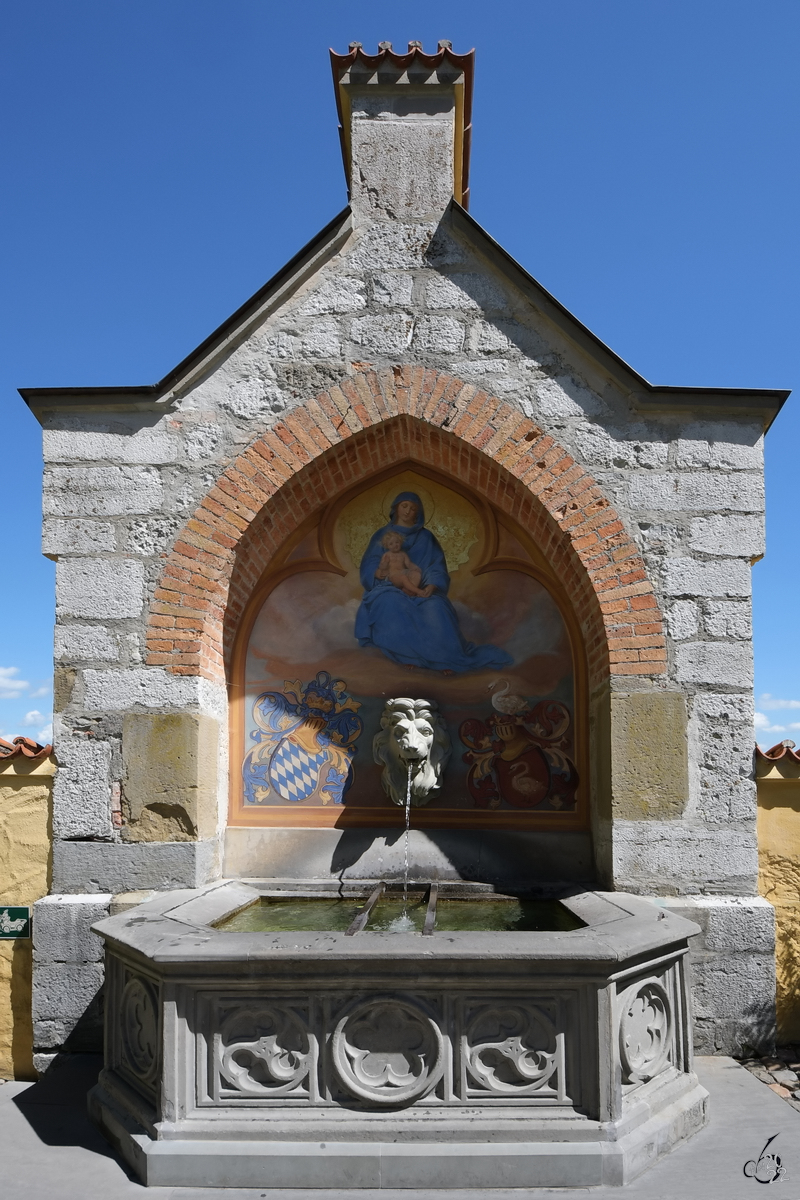 Der Lwenbrunnen auf dem Schlosshof in Hohenschwangau. (Juli 2017)