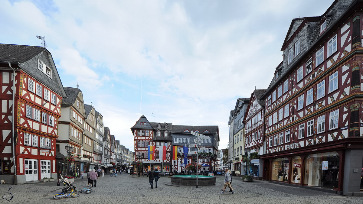 Der Marktplatz im historischen Stadtkern von Herborn. (September 2012)