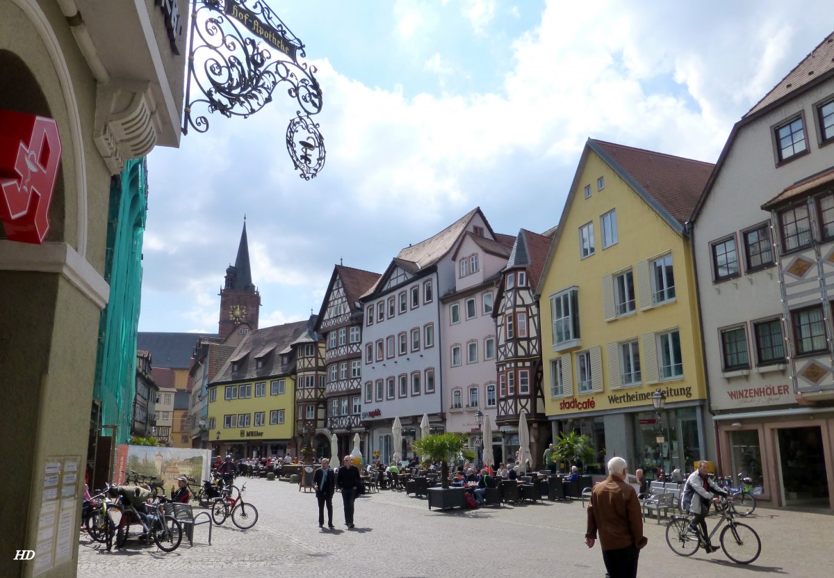 Der Marktplatz im schnen Tauber-Main-Stdtchen Wertheim. Aufnahme von April 2014.