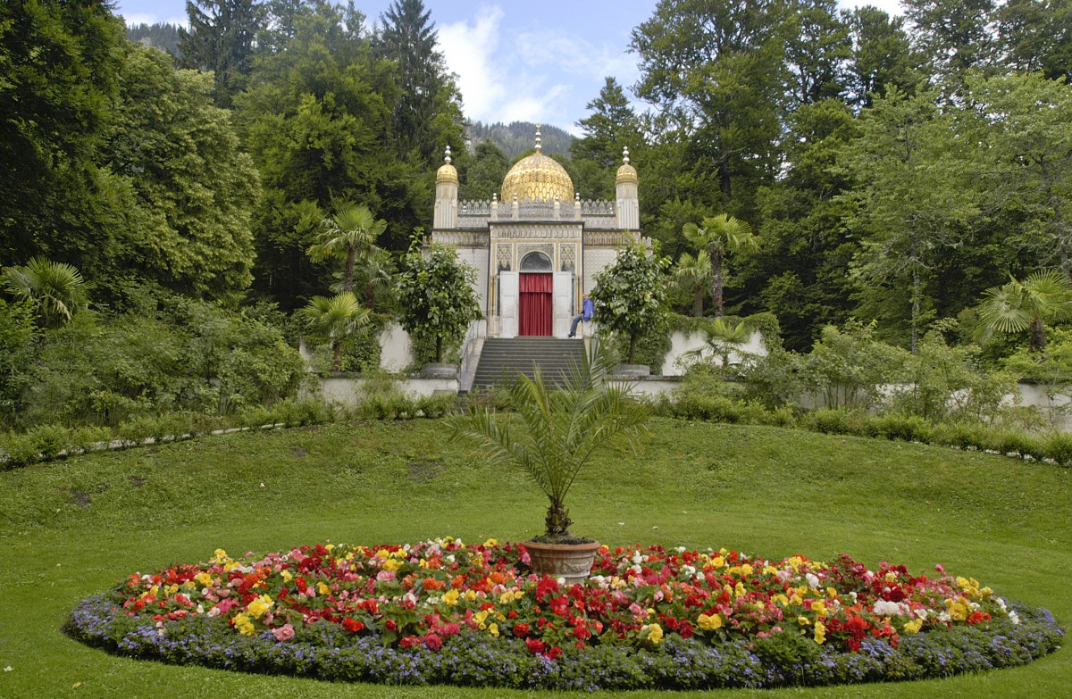 Der Maurische Kiosk im Schlosspark von Schloss Linderhof. Aufnahme: Juli 2008.