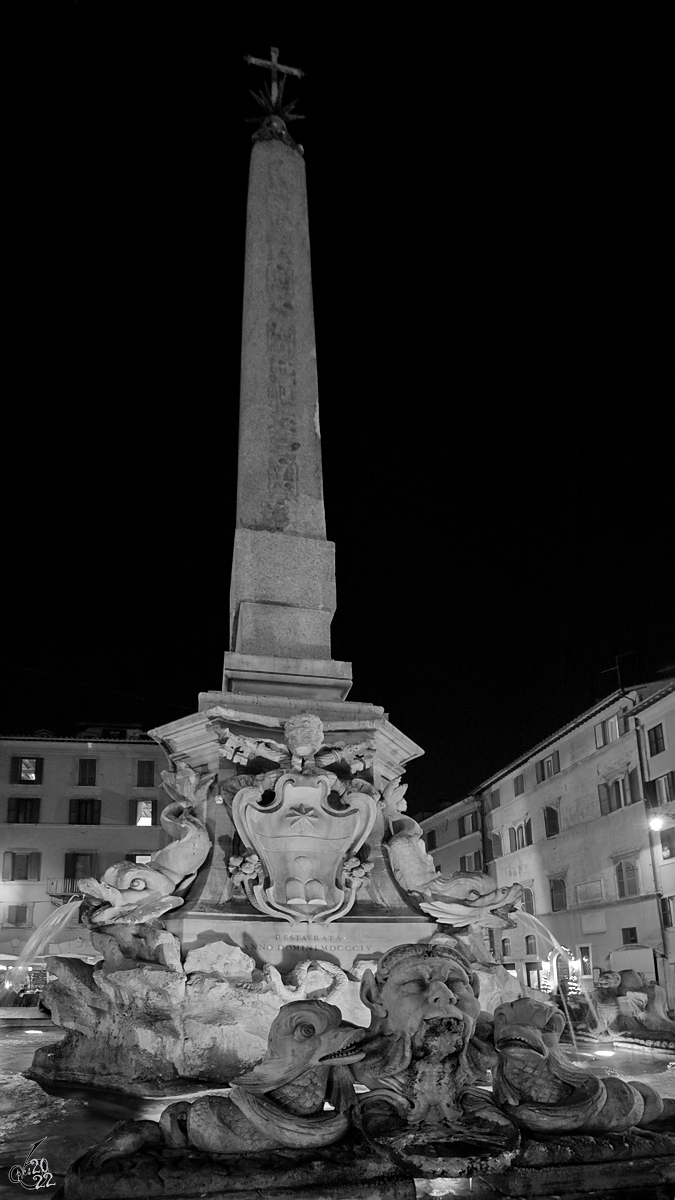 Der Mohrenbrunnen (Fontana del Moro) ist ein barocker Zierbrunnen aus dem 16. Jahrhundert. (Rom, Dezember 2015)