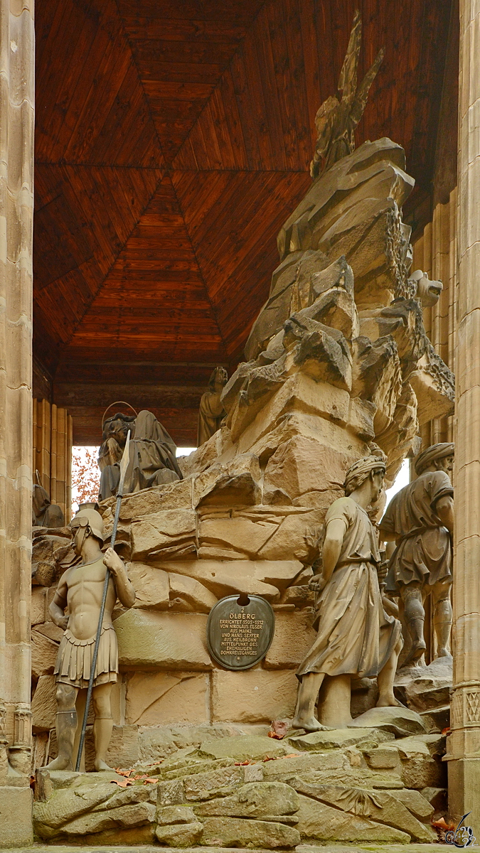 Der lberg stellt eine biblische Szene dar, in der Jesus zusammen mit seinen Jngern in der Nacht vor seiner Kreuzigung im Garten Gethsemane betet. (Speyer, Dezember 2014)