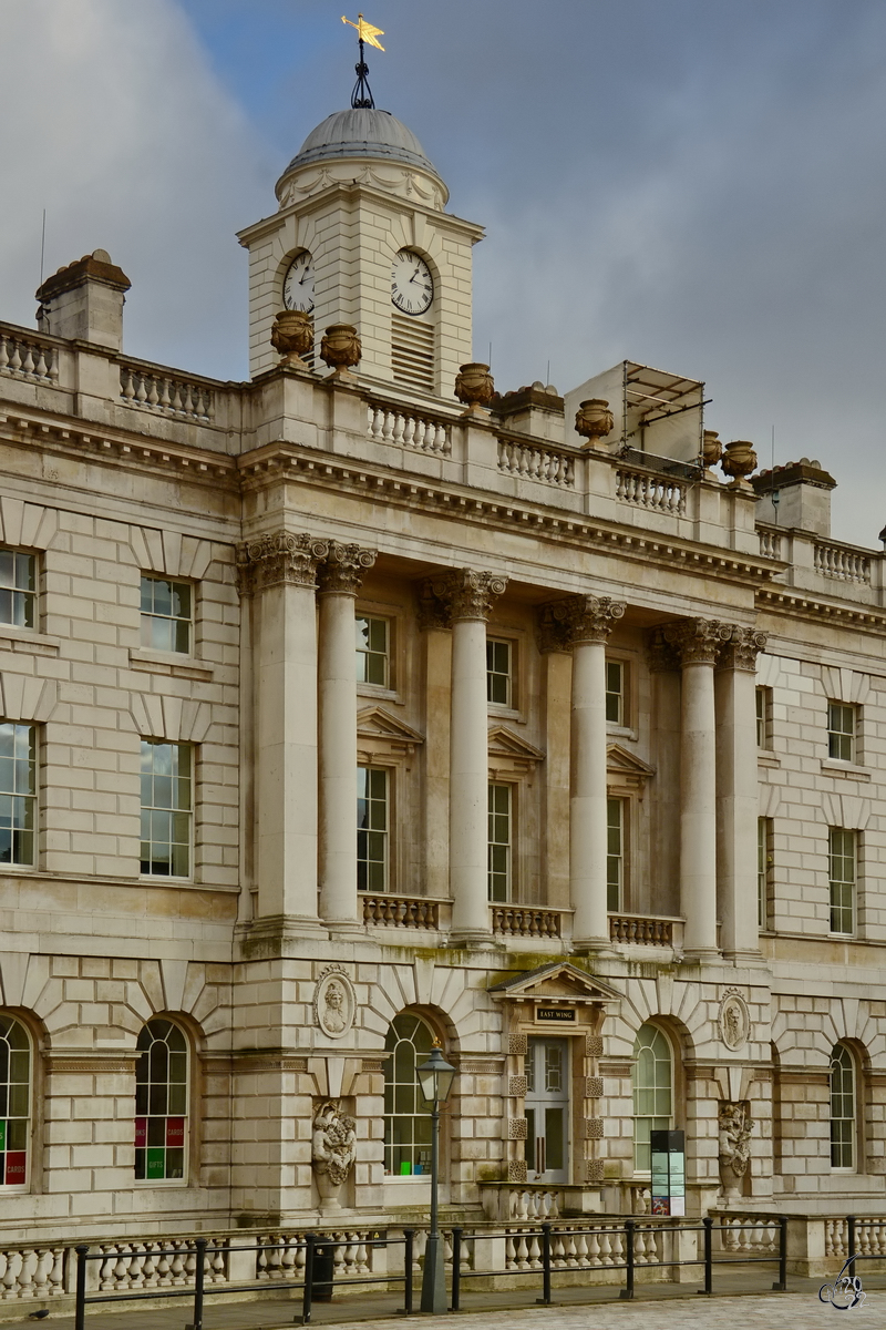 Der stliche Eingang des Somerset House. (London, Februar 2015)