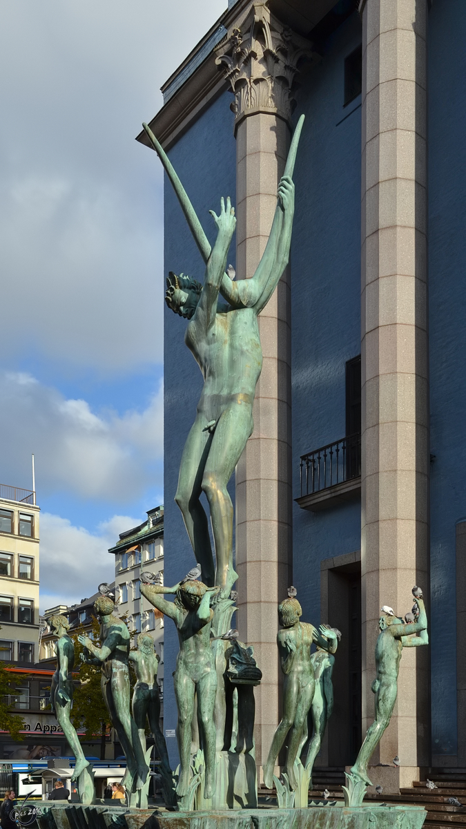 Der Orfeusbrunnen vor dem Konzerthaus in Stockholm. (Oktober 2011)