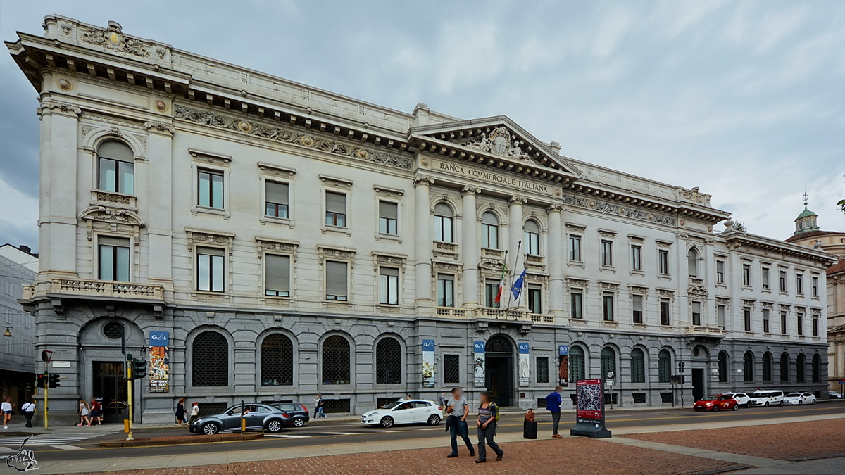 Der Palazzo della Banca Commerciale Italiana wurde Anfang des 20. Jahrhunderts im Stil der Neorenaissance errichtet. (Mailand, Juni 2014)