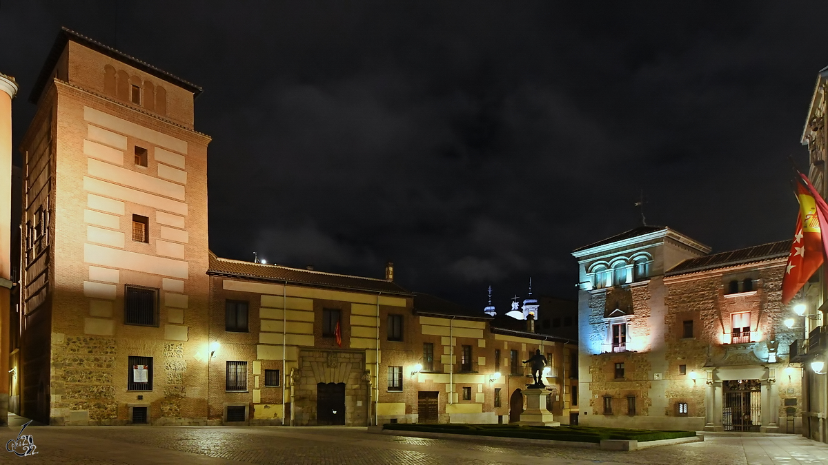 Der Plaza de la Villa mit der Statue des spanischen Flottenkommandanten lvaro de Bazn gehrte zu den wichtigsten Zentren des mittelalterlichen Madrids. (November 2022)