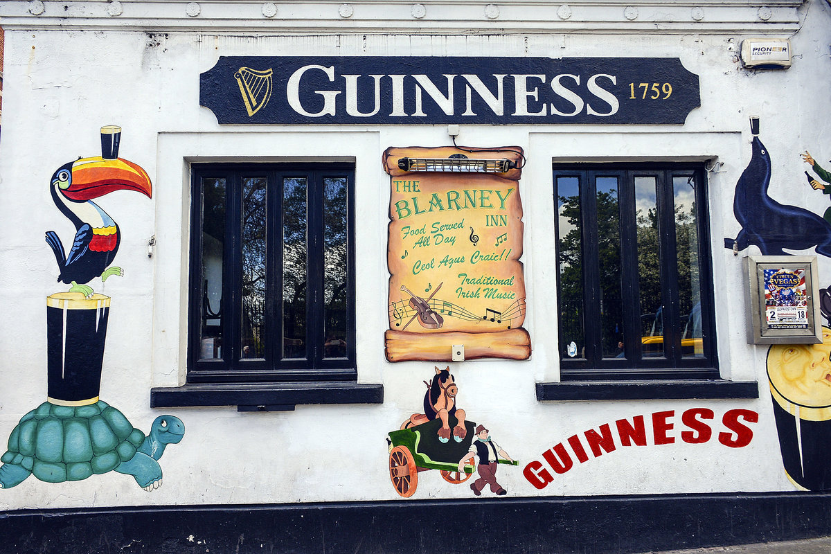 Der Pub Blarney Inn gegenber von College Park in Dublin. Aufnahme: 10. Mai 2018.