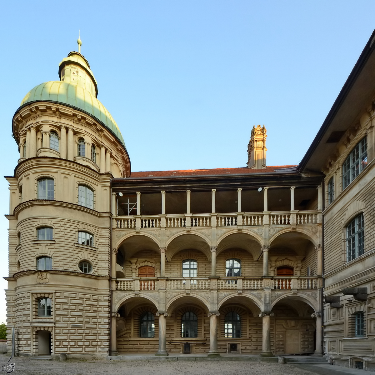 Der Renaissance-Arkadenhof des Schlosses in Gstrow. (August 2013)