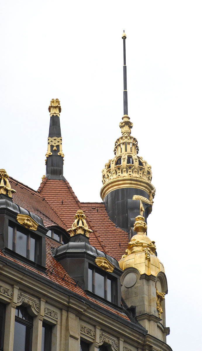 Der restaurierte Jugendstilbau der Commerzbank (2009) an der Stelle des ehemaligen Amtshauses in Leipzig. Aufnahme: 29. April 2017.