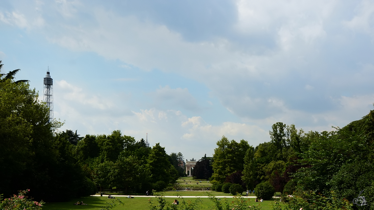 Der Simplonpark (Parco Sempione) ist eine 1893 erffnete stdtische Grnanlage in Mailand. (Juni 2014)