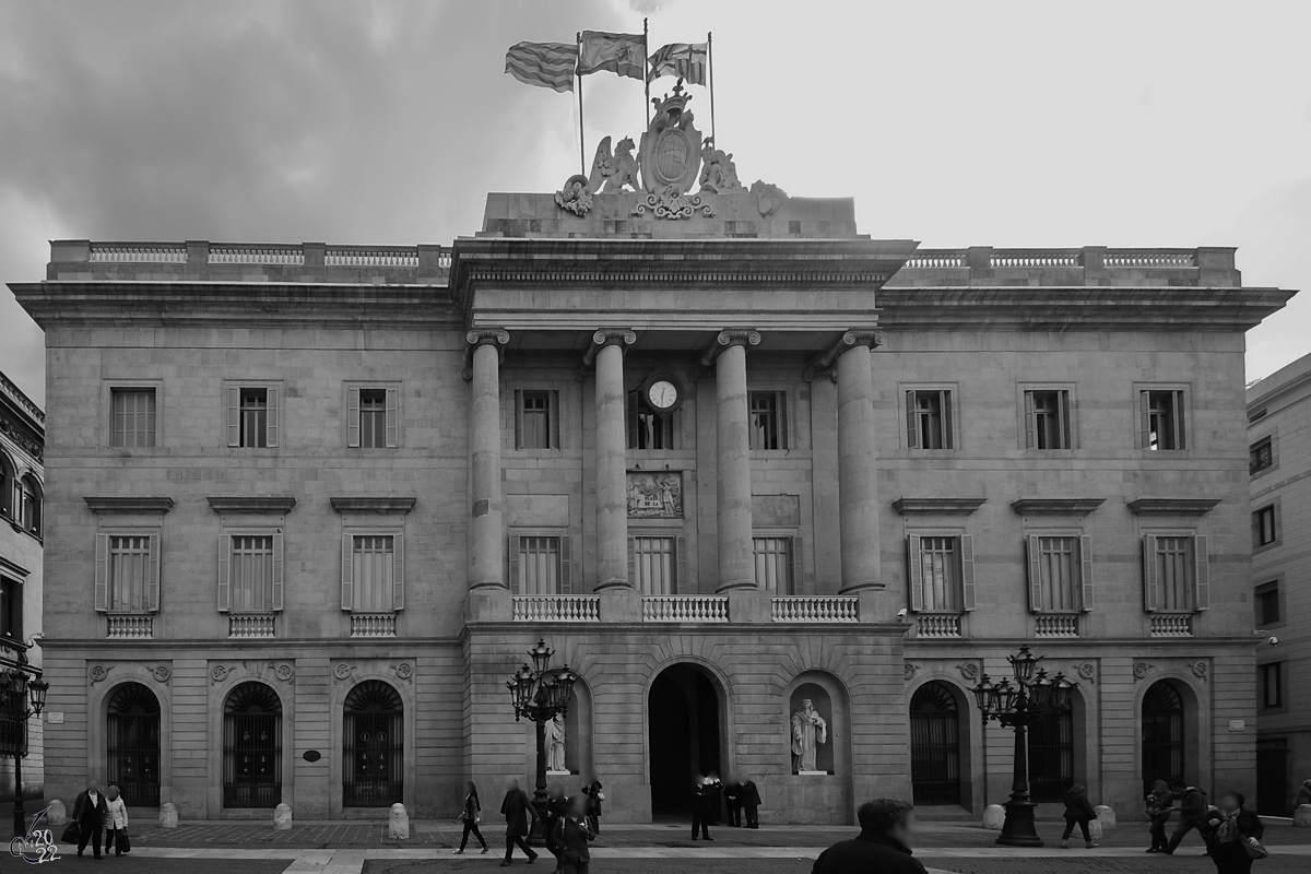 Der im Stil der Renaissance gehaltene Palau de la Generalitat de Catalunya ist ein historischer Palast in Barcelona und seit 1977 wieder der Regierungssitz der autonomen Region Katalonien. (Februar 2012)