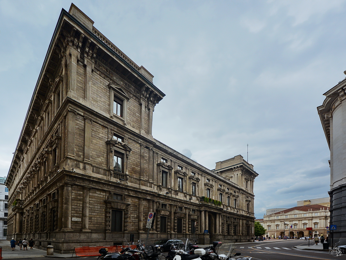 Der im Stil der Sptrenaissance erbaute Palazzo Marino dient heute als Rathaus von Mailand. (Juni 2014)