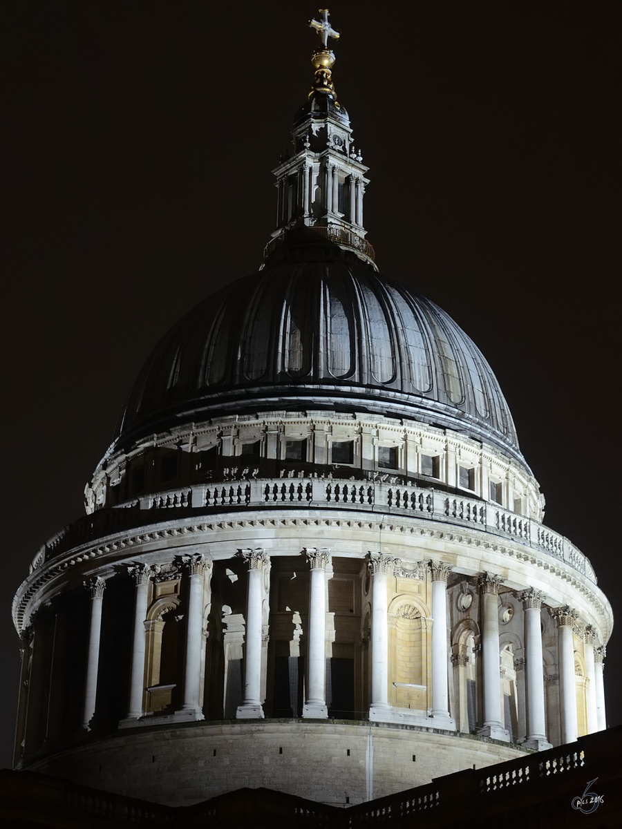 Der Turm der 1706 fertiggestellten St.-Pauls-Kathedrale in London. (Mrz 2013)