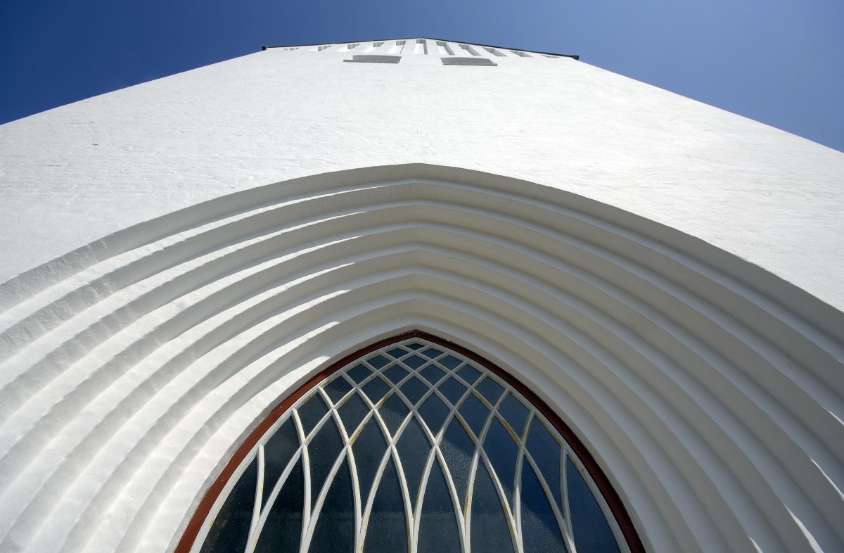 Der Turm der Kirche in Vojens (Woyens) in Snderjylland(Nordschleswig. Aufnahme: Mai 2013.