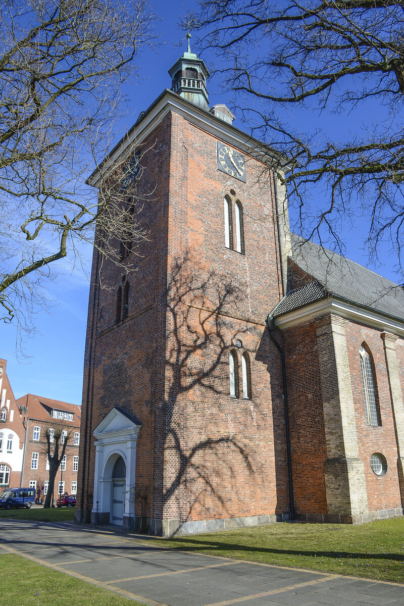 Der Turm der Rendsburger Christkirche. Aufnahme: 7. Mrz 2022.