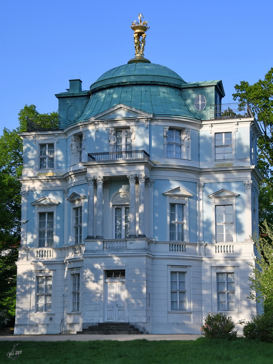 Der im bergang vom barocken zum klassizistischen Stil erbaute dreigeschssige Belvedere im Schlosspark Charlottenburg. (Berlin, April 2018)