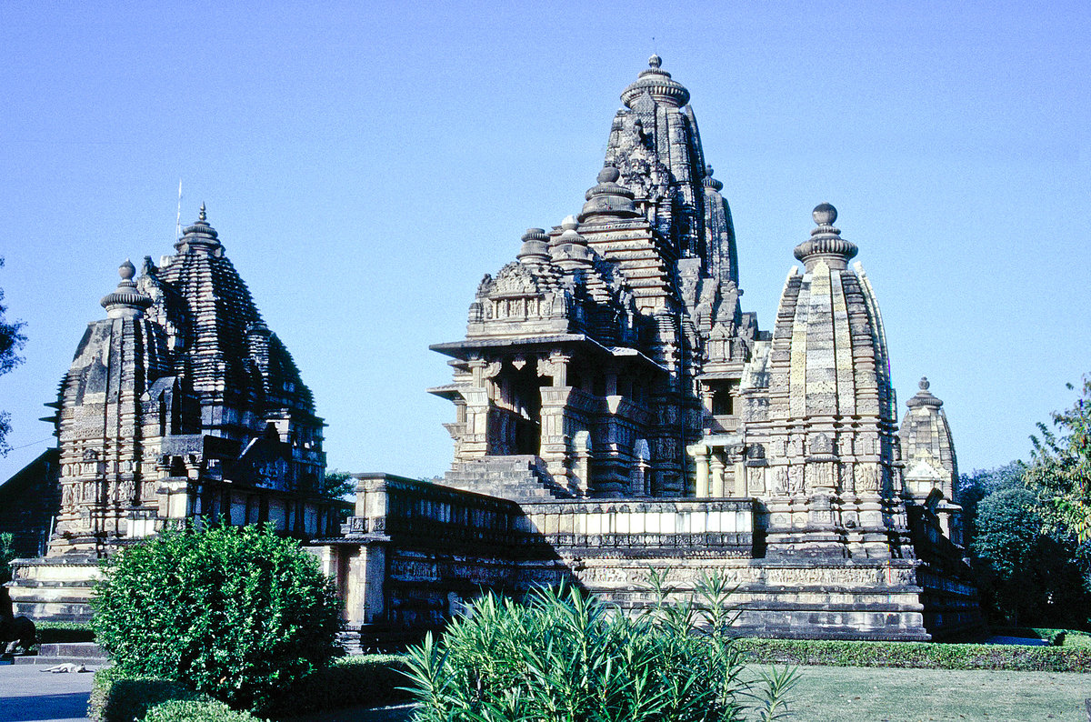 Der Vishvanatha-Tempel in Khajuraho. Bild vom Dia. Aufnahme: Oktober 1988.