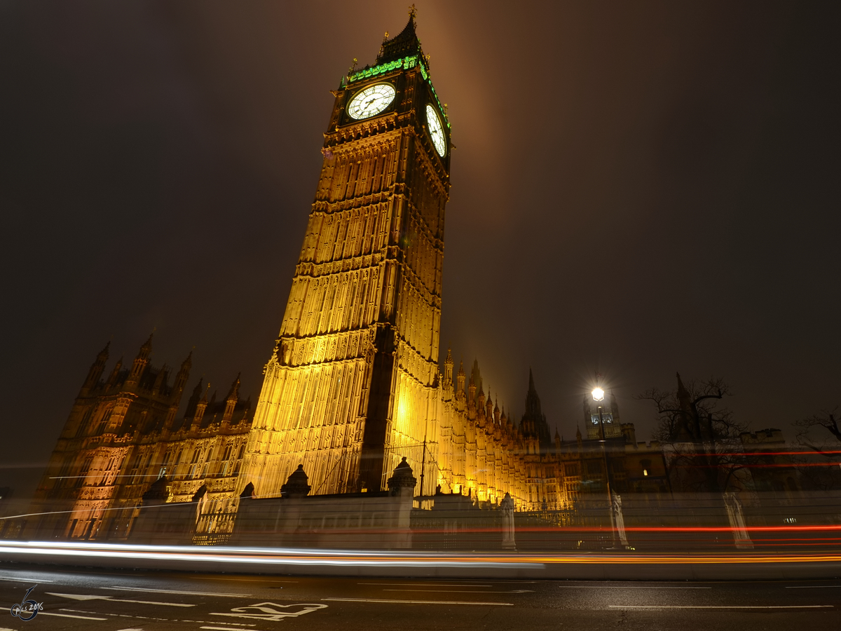 Der Westminsterpalast mit dem berhmten Uhrturm  Big Ben  im Zentrum von London. (Mrz 2013)