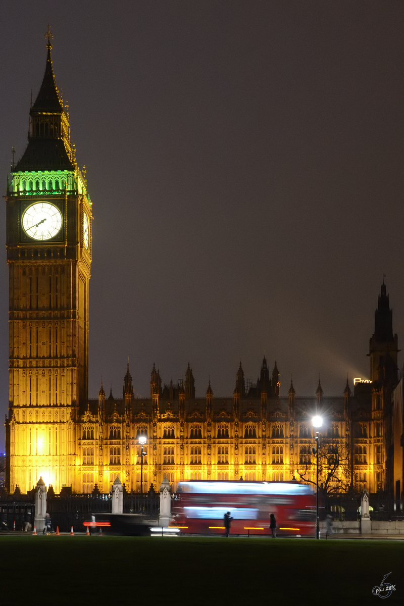 Der Westminsterpalast mit dem berhmten Uhrturm  Big Ben  im Zentrum von London. (Mrz 2013)