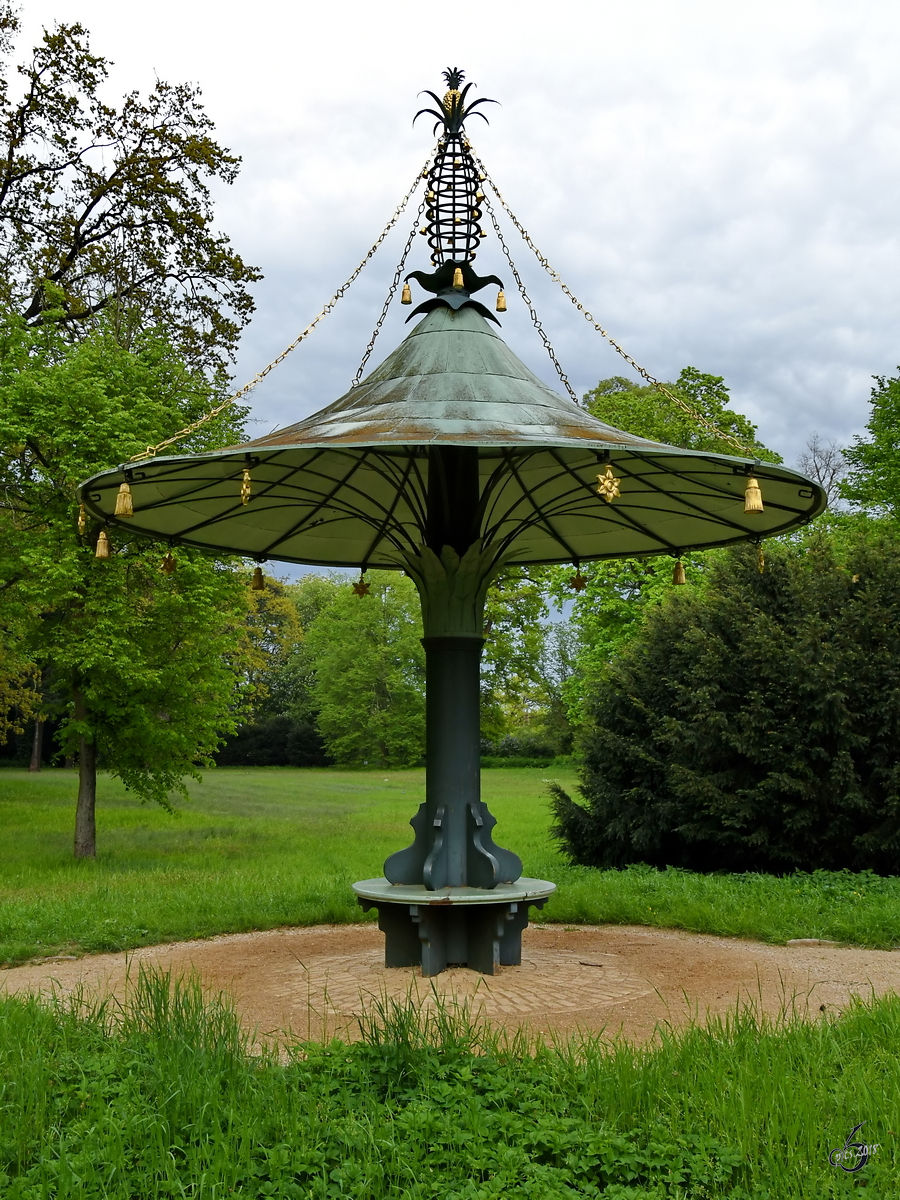 Der Wetterpilz aus dem Jahre 1787 im Neuen Garten Potsdam wurde 2004 wieder aufgestellt. (April 2018)
