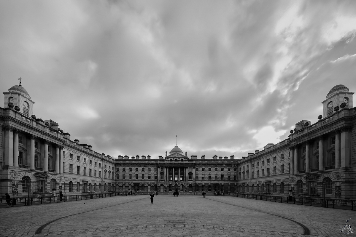 Der zentrale Innenhof des im klassizistischen Stil erbauten Somerset House in London. (Februar 2015)