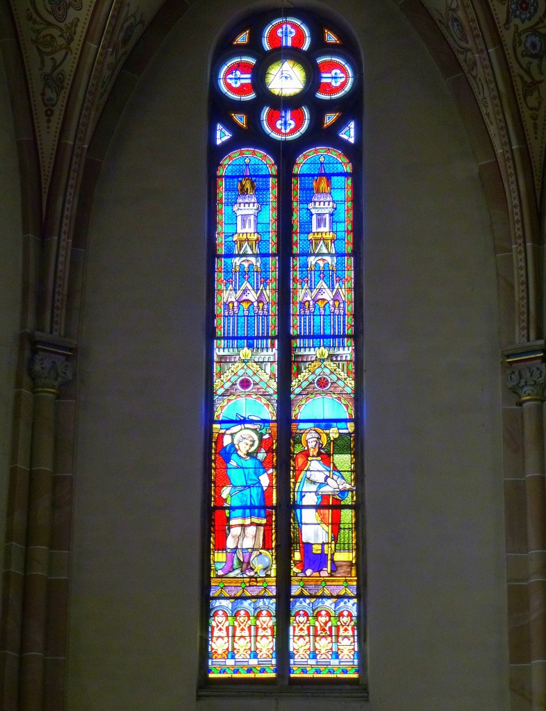 Dessenheim, Kirchenfenster in der St.Leodegar-Kirche, Juli 2013