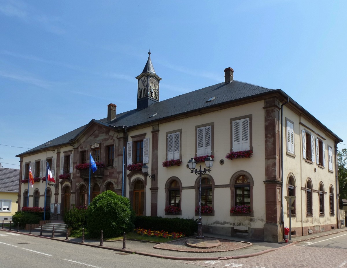 Dessenheim, das Rathaus der Gemeinde im Oberelsa mit ca. 1200 Einwohnern, Juli 2013