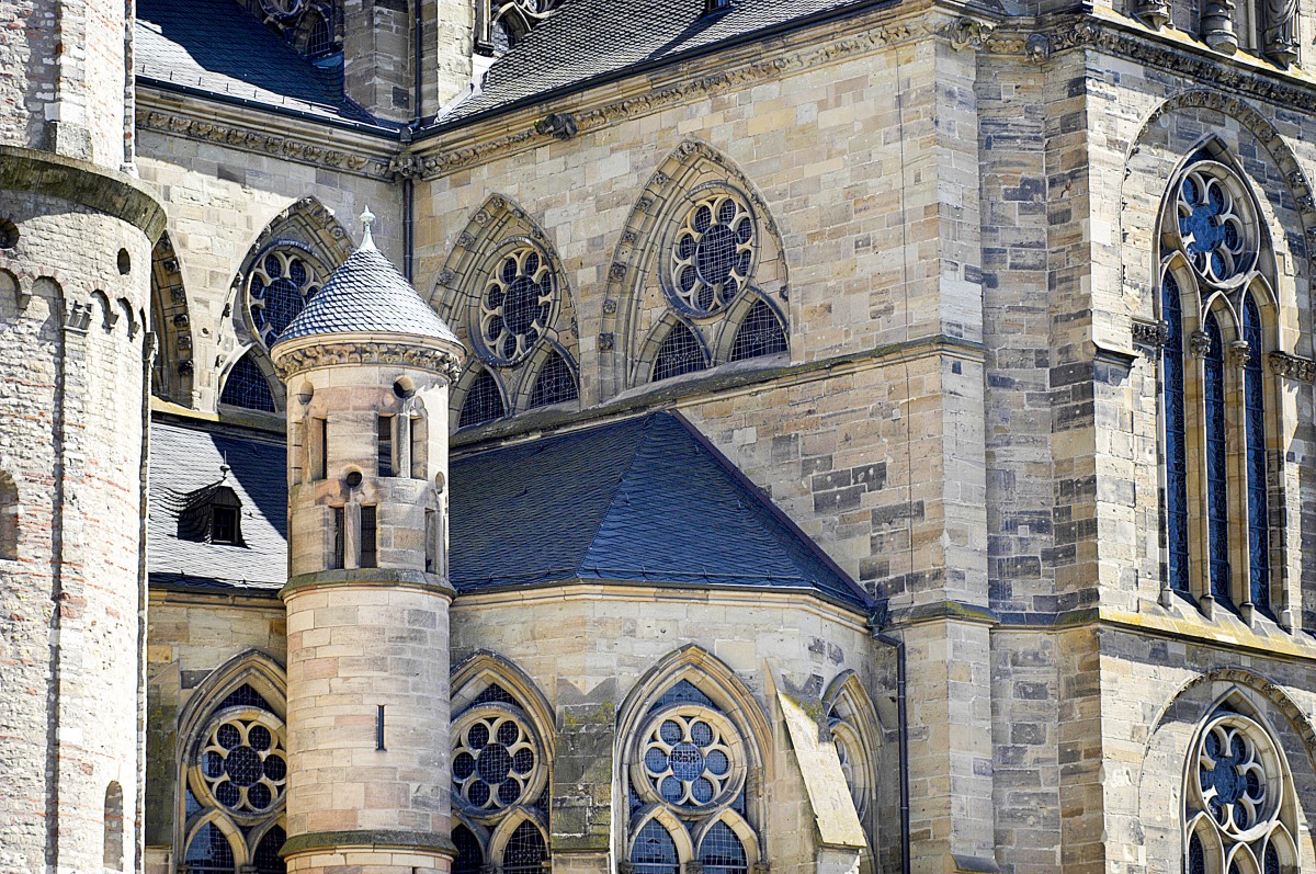 Detail der Domkirche St. Peter zu Trier. Aufnahme: Juli 2007.