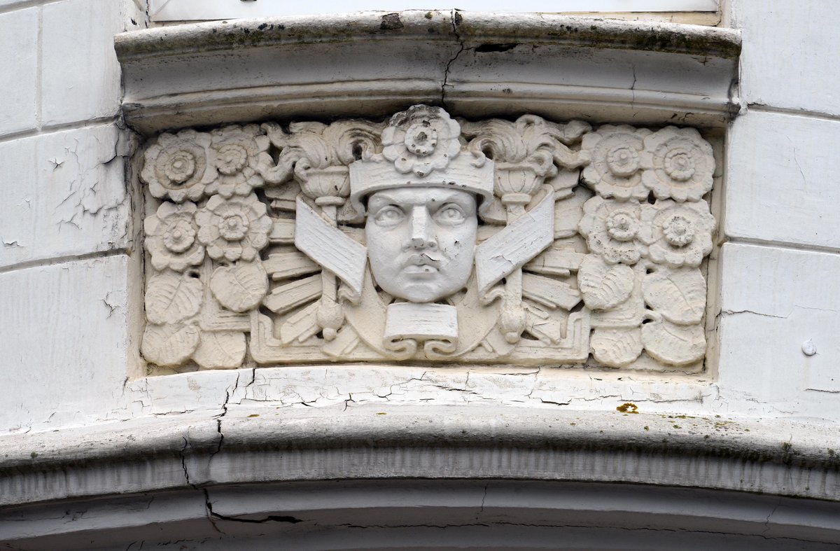 Detail vom Jugendstil-Gebude an der Toosbystrae in Flensburg. Aufnahme: 2. mai 2020.