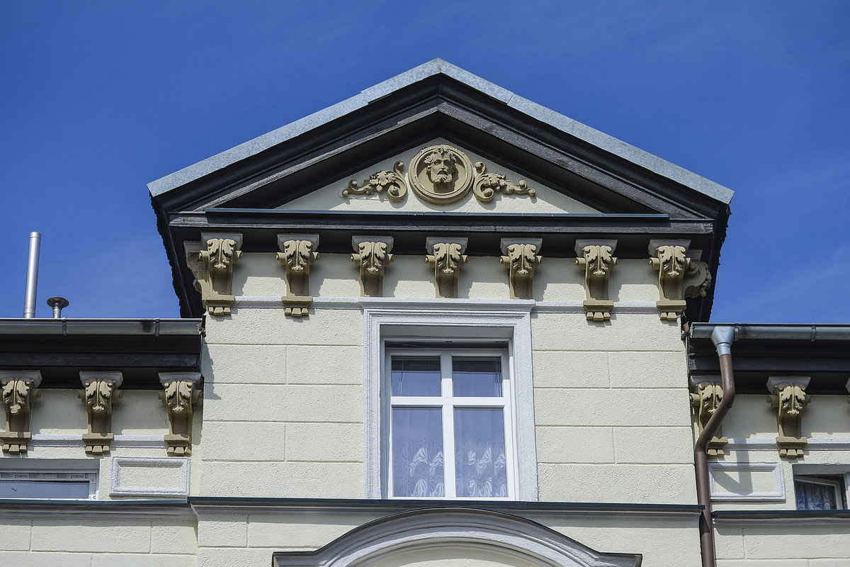 Detailaufnahme vom Haus an der Ulica Staromiejska (bis 1945 Stolper Strae) in Lębork (Lauenburg in Pommern). Aufnahme: 19. August 2020.
