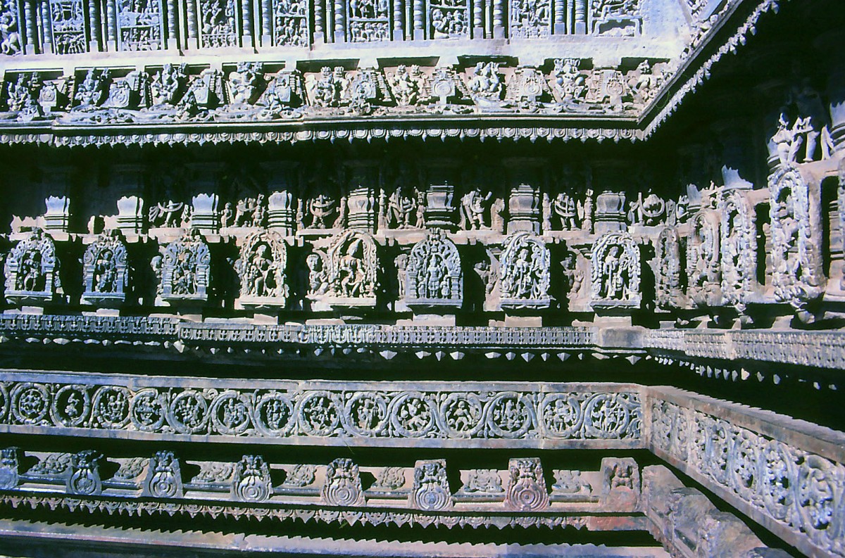 Detailaufnahme vom Hoysaleshwara-Tempel in Halebid bed Hassan. Aufnahme: November 1988 (Bild vom Dia)