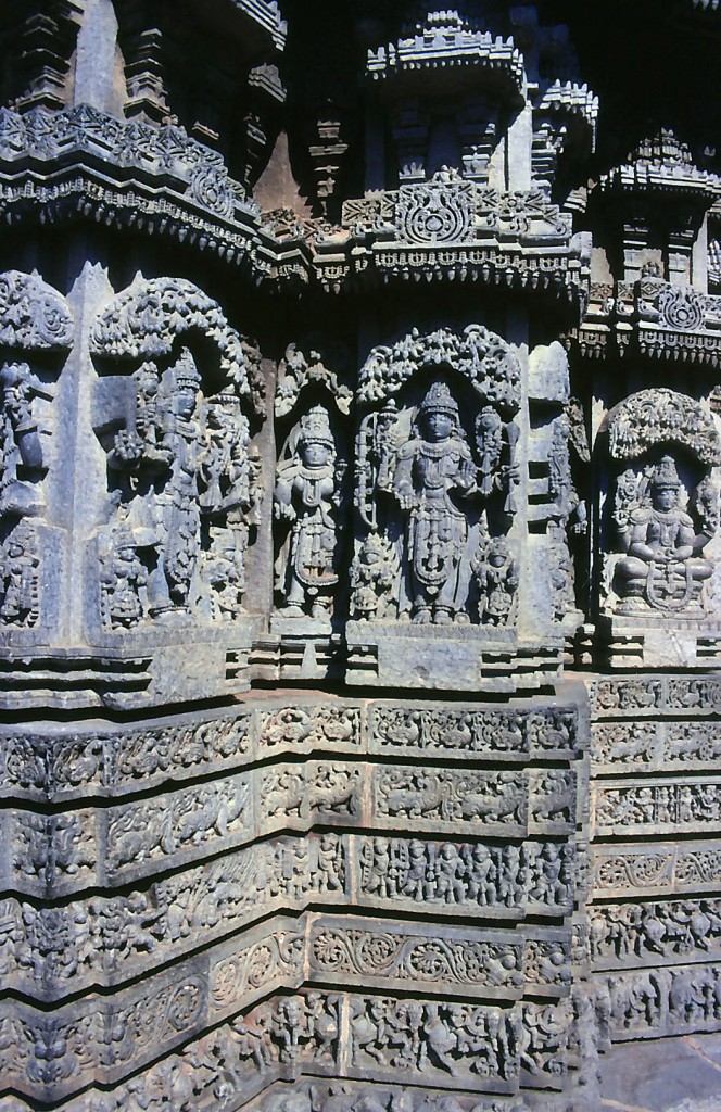 Detailaufnahme vom Hoysaleshwara-Tempel in Halebid bed Hassan. Aufnahme: November 1988 (Bild vom Dia)