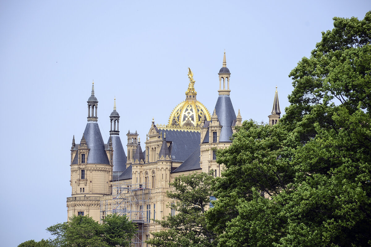 Detailaufnahme vom Schweriner Schloss. Aufnahme: 17. Juni 2022.