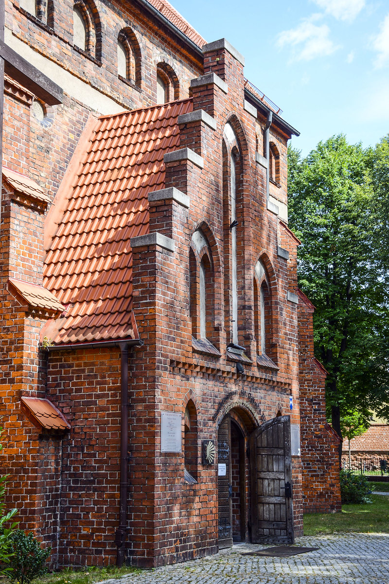 Detailaufnahme von der St.-Jakobi-Kirche in Lębork (Lauenburg in Pommern). Aufnahme: 19. August 2020.