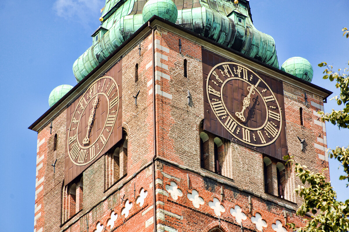 Detailaufnahme vom Turm der Lbecker St.-Jakobi-Kirche. Aufnahme: 21. August 2021.