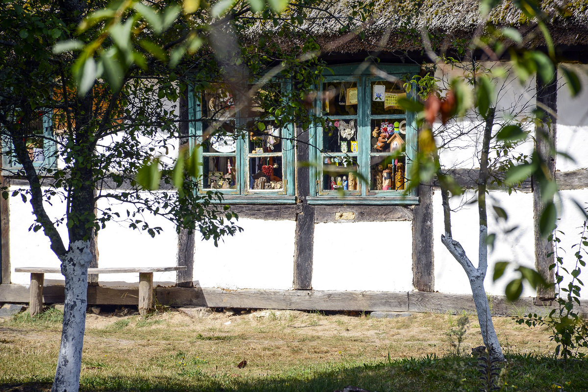 Detailaufnahmes von einem Fachwerkhaus  in Kluki (Klucken) in Hinterpommern. Aufnahme: 18. August 2020.