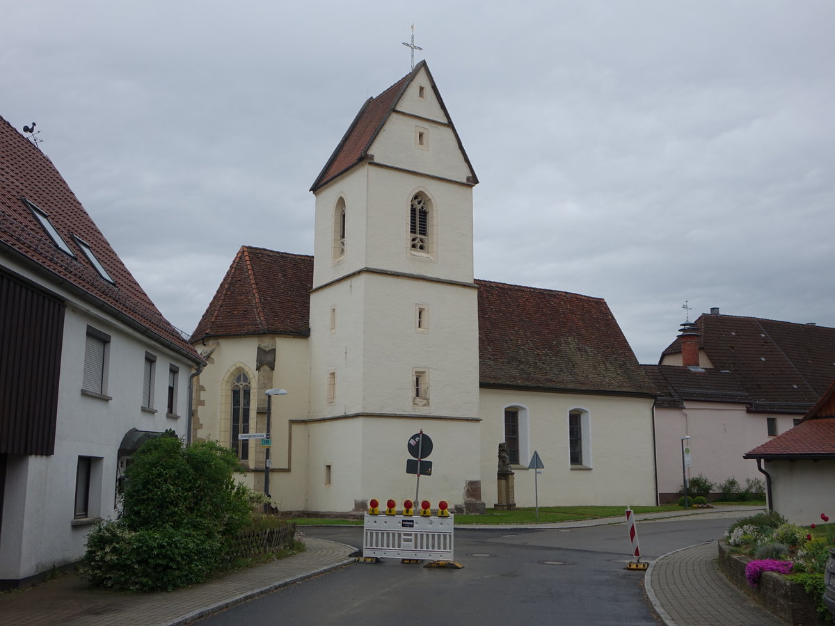 Dettensee, kath. Pfarrkirche St. Cyriakus, Chor und Kirchturm um 1500, gotisches Langhaus erweitert im 16. Jahrhundert (10.05.2018)