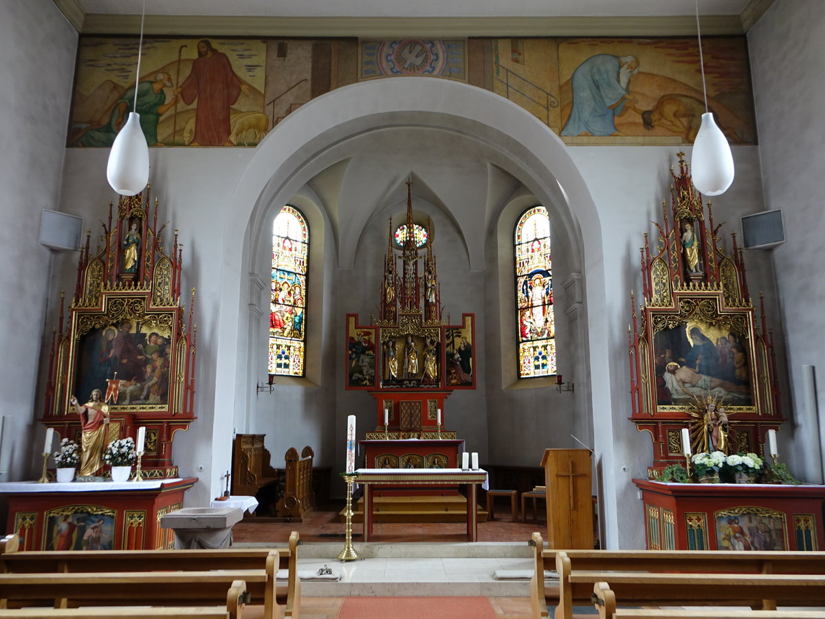 Dettlingen, Altre in der kath. Pfarrkirche St. Pantaleon, gotischer Flgelaltar aus dem 15. Jahrhundert (10.05.2018)
