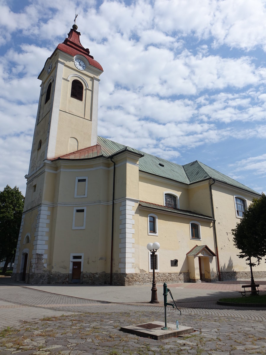 Detva, Pfarrkirche des Hl. Franz von Assisi, erbaut von 1803 bis 1804 (29.08.2020)