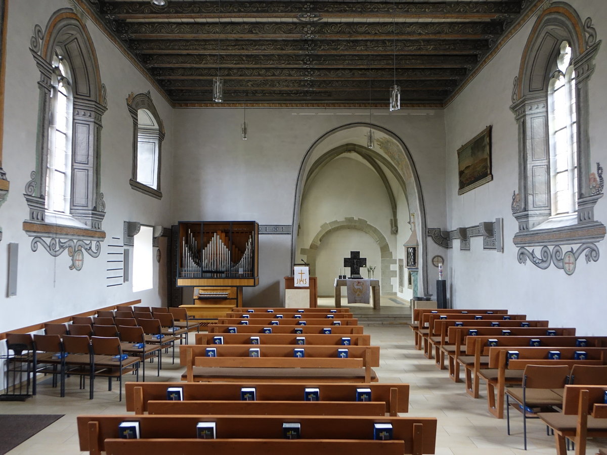 Deufringen, Innenraum der evangelischen St. Veit Kirche, erbaut ab 1468 (01.05.2018)