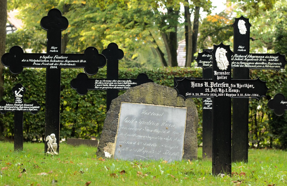 Deutsche und dnische Kriegergrber auf dem Alten Friedhof in Flensburg. Aufnahme: 13. September 2011.