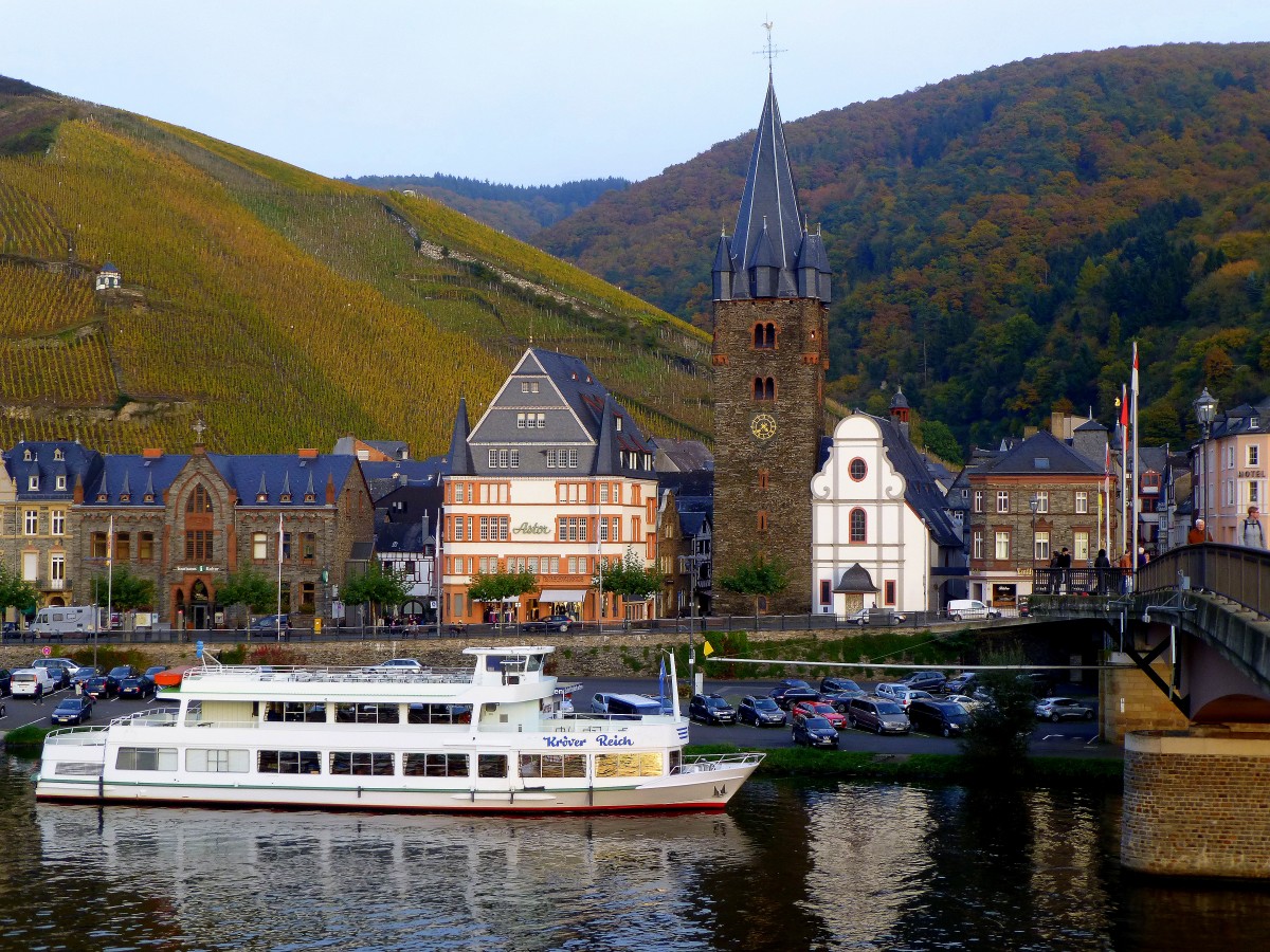 Deutschland, Rheinland-Pfalz, Landkreis Bernkastel-Wittlich, Bernkastel an der Mosel. 31.10.2014